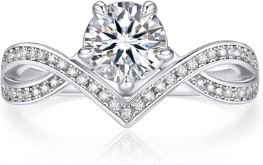 Vintage Round Cut Moissanite Engagement Ring